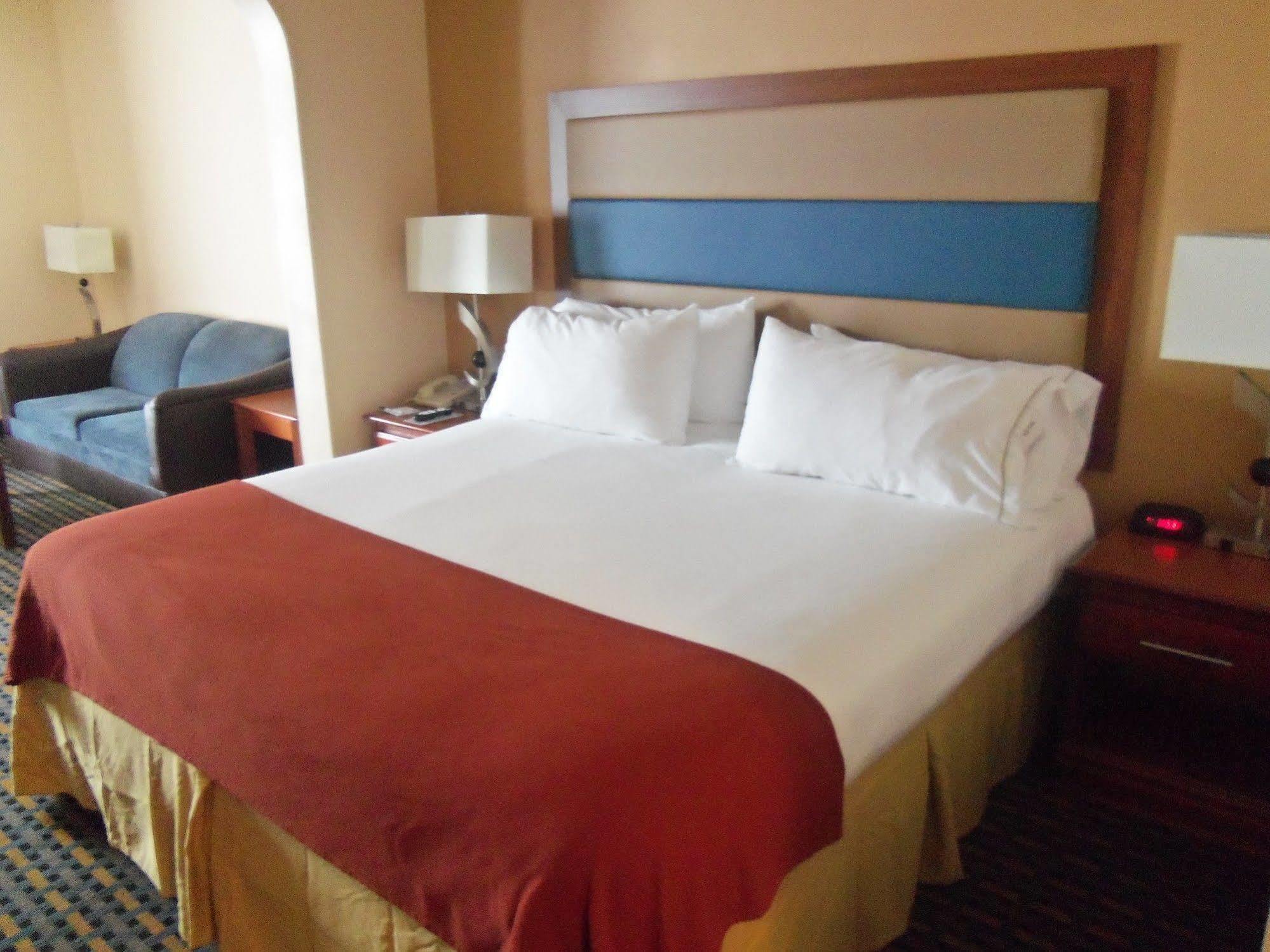 Holiday Inn Express Hotel & Suites Sanford By Ihg Dış mekan fotoğraf